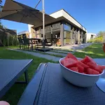 Luxe 4- Persoons Veluwelodge Met Hottub In Ermelo! Casa de Férias Ermelo