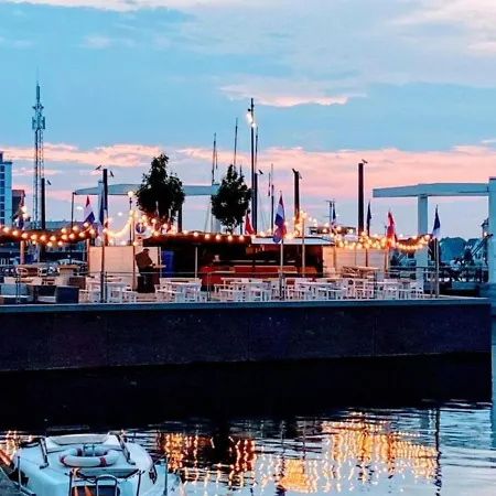 Luxe 4- Persoons Veluwelodge Met Hottub In Ermelo! Prázdninový dům *