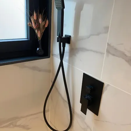 Luxe 4- Persoons Veluwelodge Met Hottub In Ermelo! Ermelo