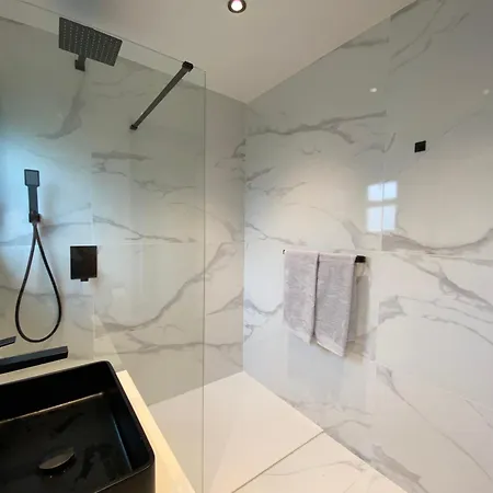 Hébergement de vacances Luxe 4- Persoons Veluwelodge Met Hottub In Ermelo!