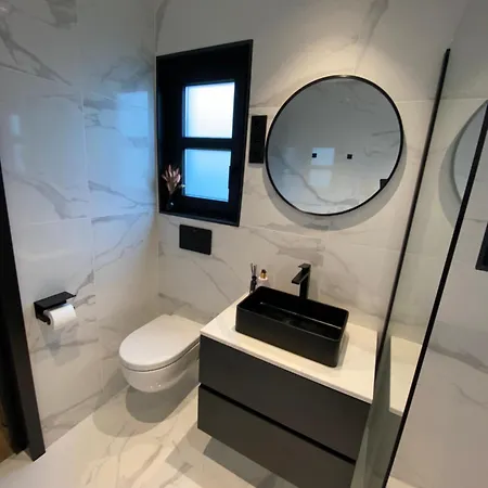 Luxe 4- Persoons Veluwelodge Met Hottub In Ermelo!