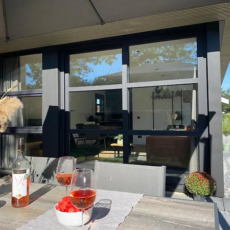 Luxe 4- Persoons Veluwelodge Met Hottub In Ermelo!