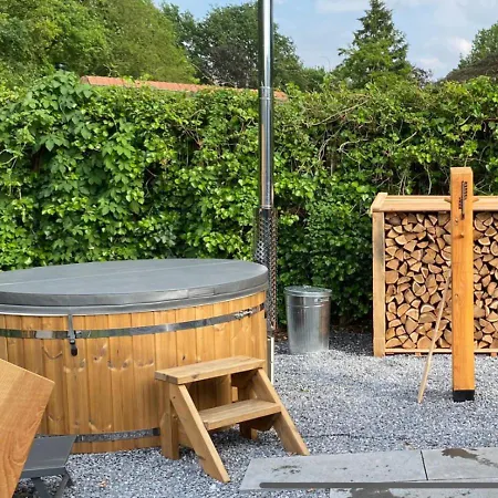 Luxe 4- Persoons Veluwelodge Met Hottub In Ermelo!