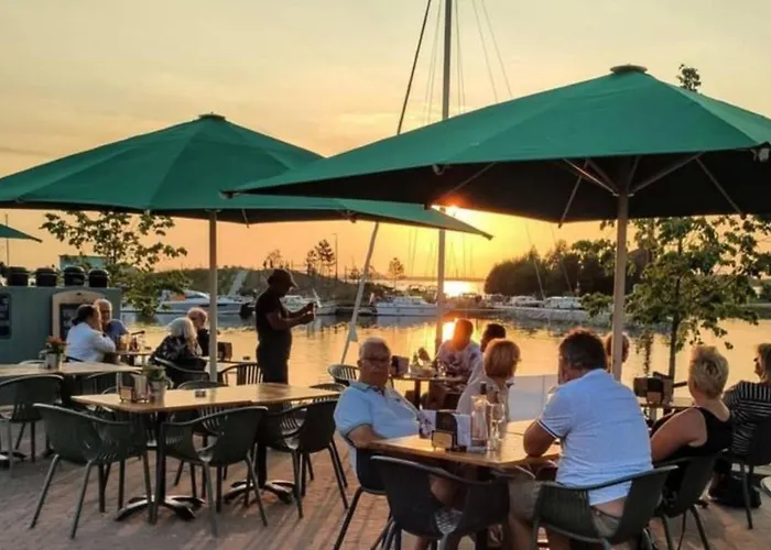 Luxe 4- Persoons Veluwelodge Met Hottub In Ermelo! بيت للعطل *