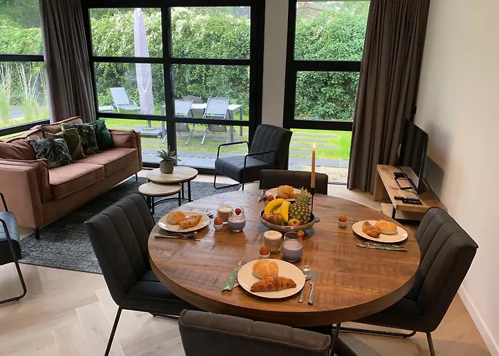 Luxe 4- Persoons Veluwelodge Met Hottub In Ermelo! بيت للعطل إرميلو