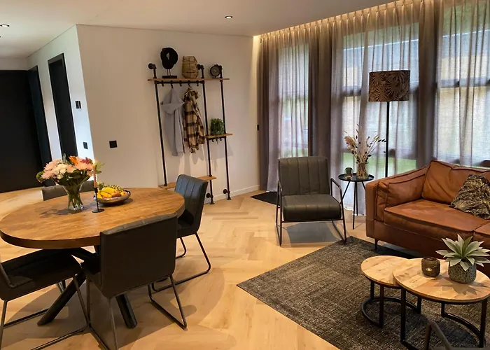 Luxe 4- Persoons Veluwelodge Met Hottub In Ermelo!