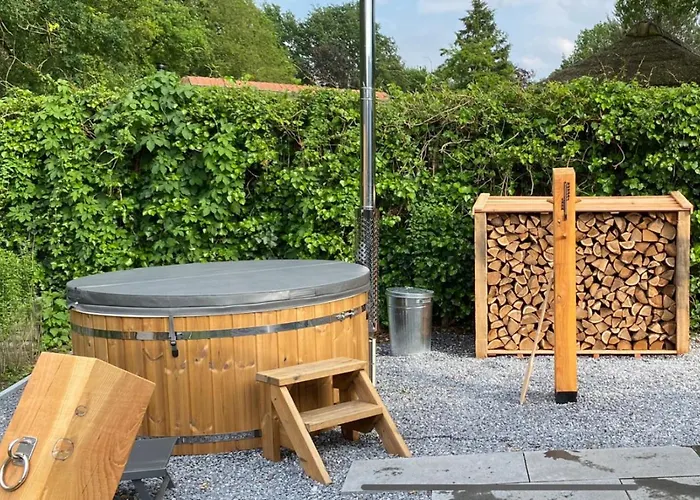 Luxe 4- Persoons Veluwelodge Met Hottub In Ermelo!