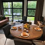 Luxe 4- Persoons Veluwelodge Met Hottub In Ermelo! Semesterbostad Ermelo